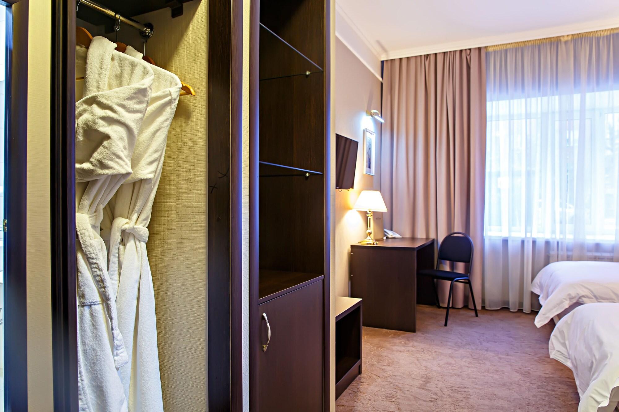 Red Village Hotel Астана Екстериор снимка