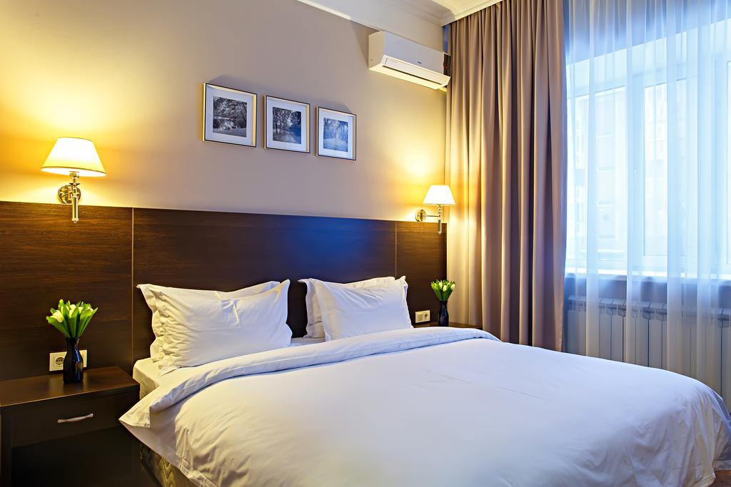 Red Village Hotel Астана Екстериор снимка