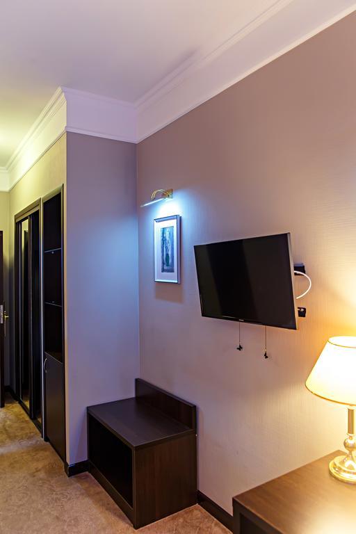 Red Village Hotel Астана Екстериор снимка