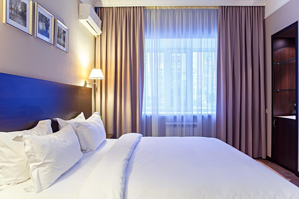 Red Village Hotel Астана Екстериор снимка