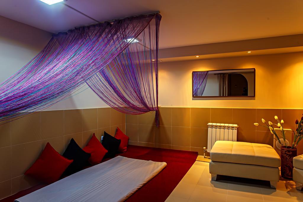 Red Village Hotel Астана Екстериор снимка
