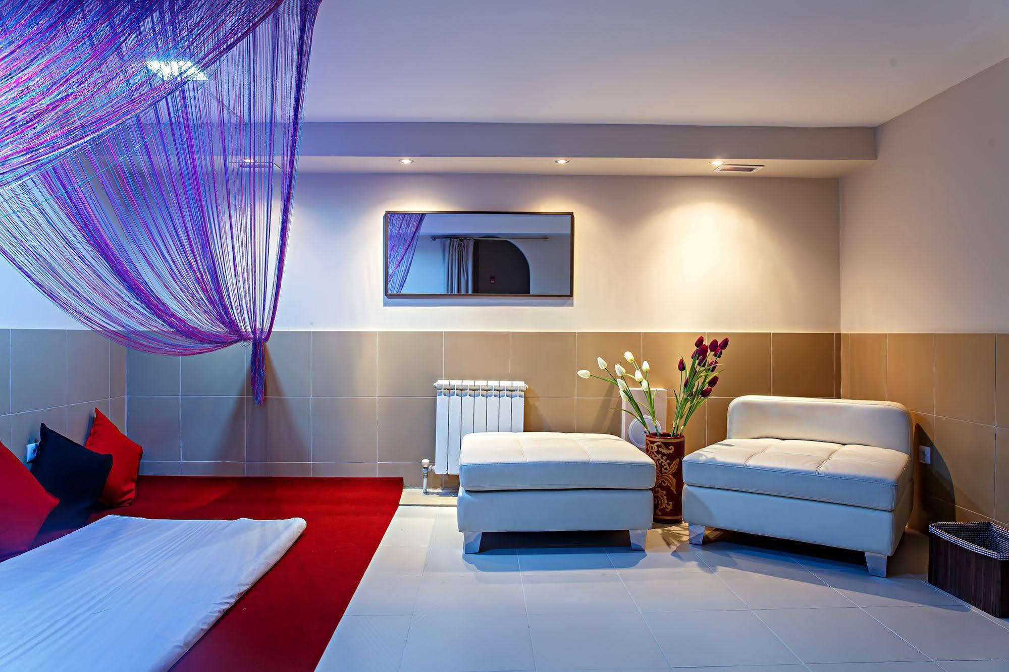 Red Village Hotel Астана Екстериор снимка